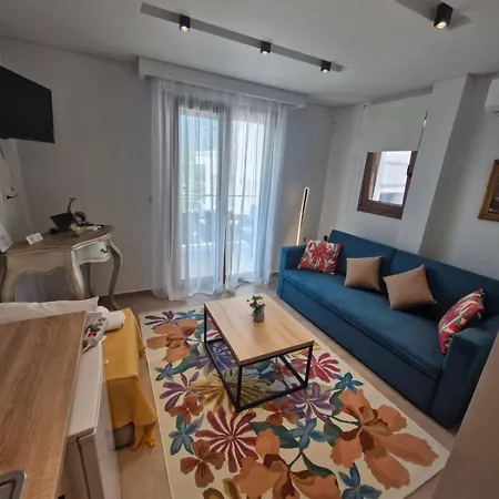 Smaragdos Thassos Boutique Chrysi Ammoudia