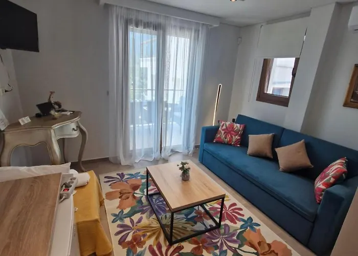 Smaragdos Thassos Boutique Chrysi Ammoudia