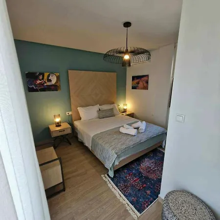 Smaragdos Thassos Boutique *