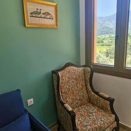 Smaragdos Thassos Boutique