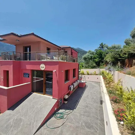 Smaragdos Thassos Boutique *