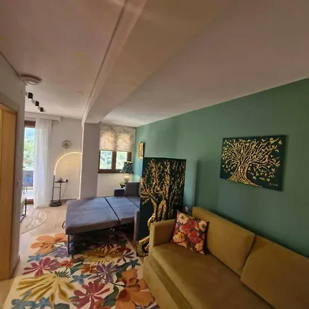 Smaragdos Thassos Boutique *