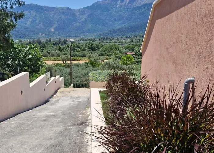 Smaragdos Thassos Boutique